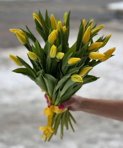 Букет жёлтых тюльпанов "Чудесный день" с доставкой на дом по Иваново